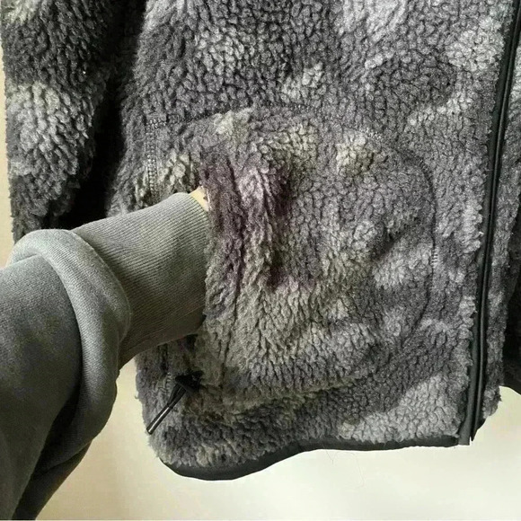 Edwin Teddy Camo Gray Fleece Sherpa Jacket - Size Medium - Picture 7 of 11